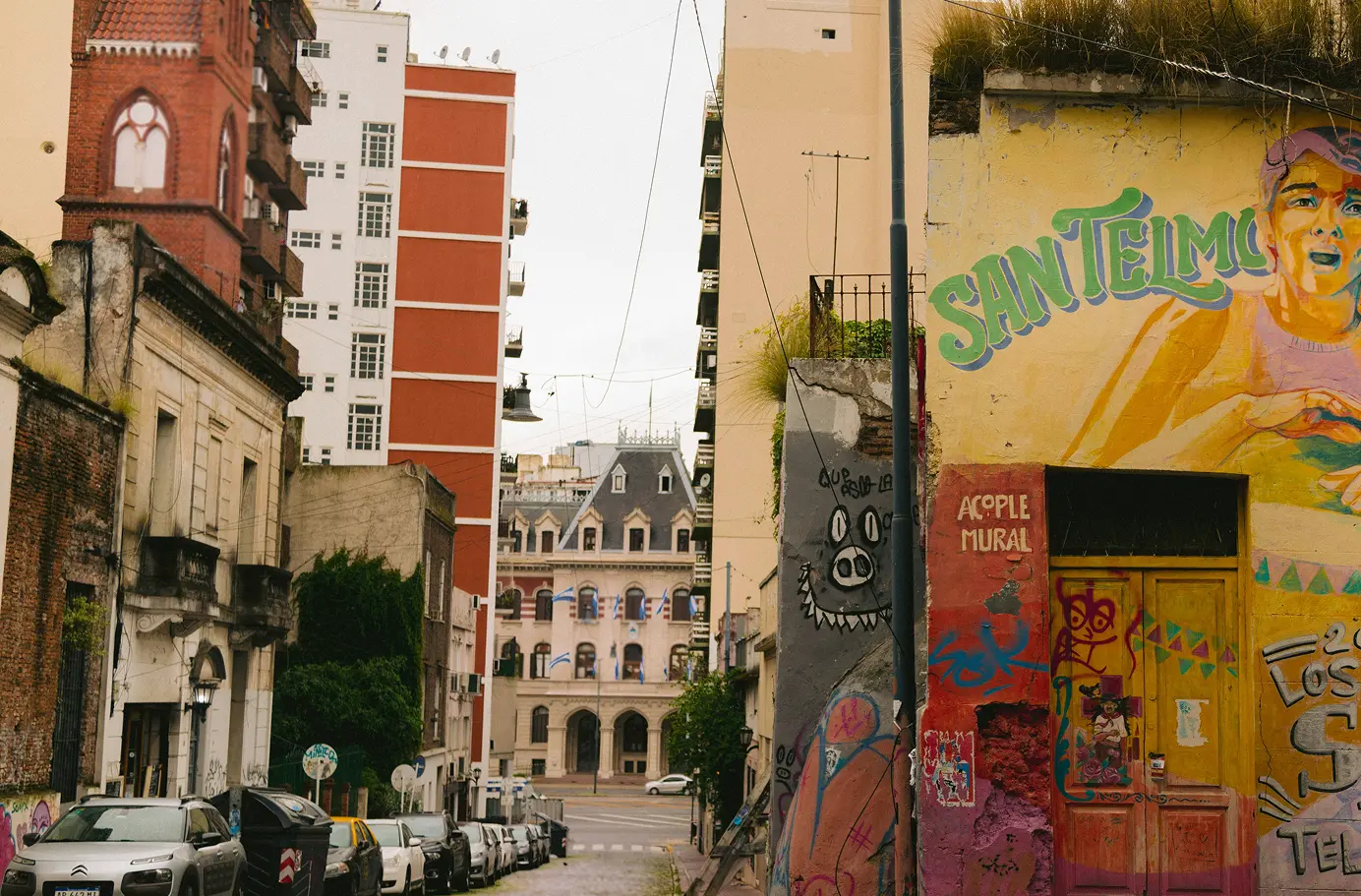 Travel page places image